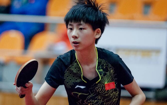 刘晏玮在首 刘晏玮在首