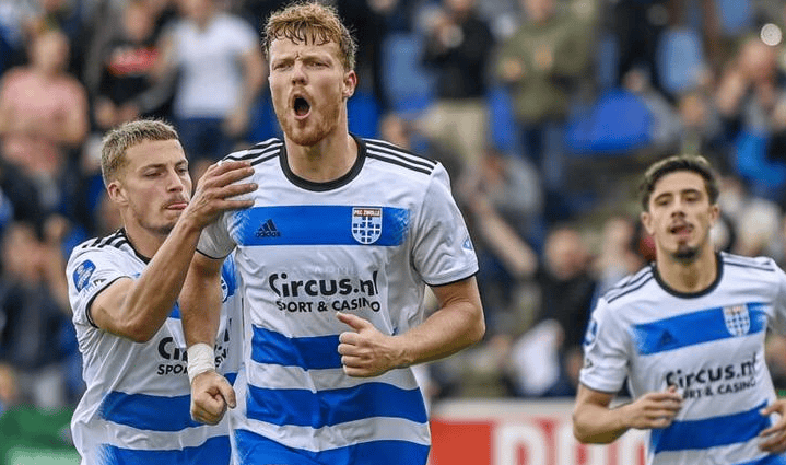 队的比赛中 队的比赛中